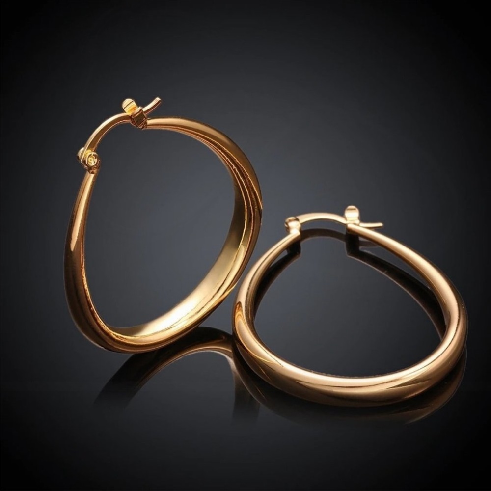NEW 18K Yellow Gold 1.5'' Oval Hoop Earrings - Picture 5 of 12